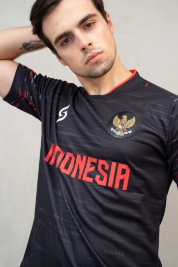 Jersey Fantasy Timnas Hitam Merah close up