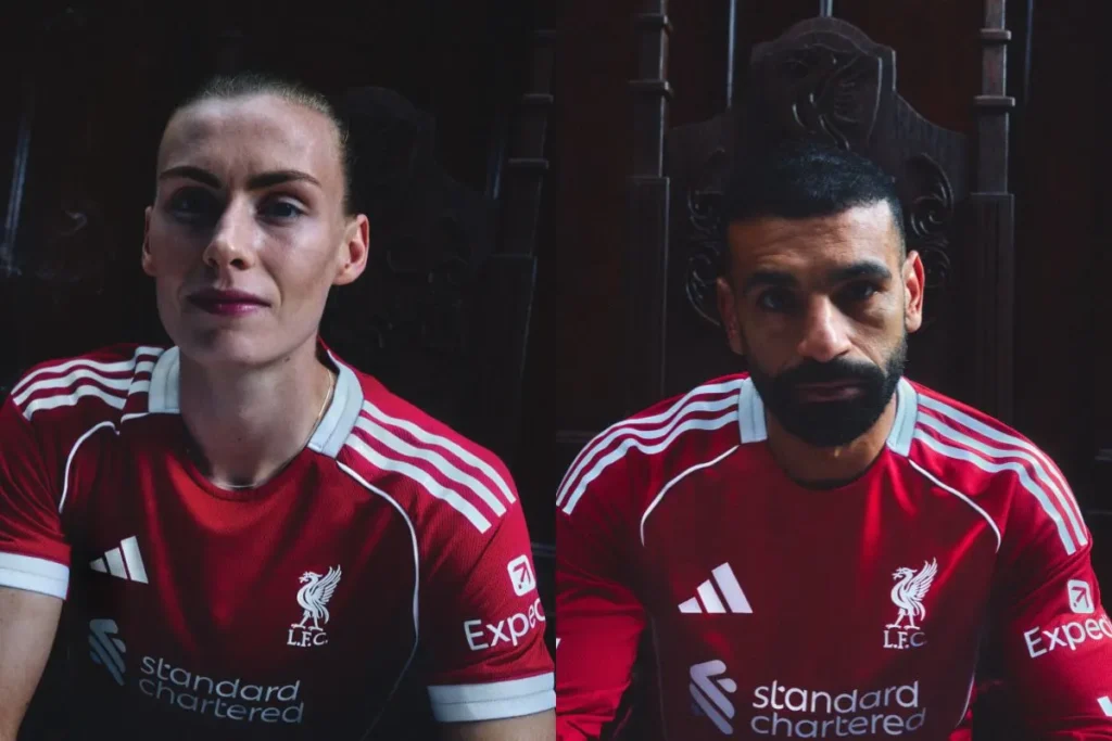 Jenna Clark dan Mohammed Salah memakai Liverpool home kit jersey 2025-26